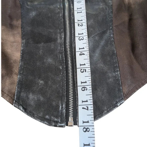 Fashion Nova Two-Tone Faux Leather Moto Jacket Medium Cropped Y2K Streetwear Z - Picture 9 of 10